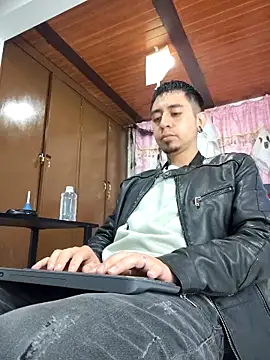 abnerdam01 online show from October 2025 01:55:02 PM