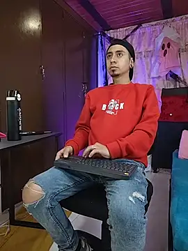 abnerdam01 online show from October 2025 02:13:01 PM