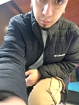 abnerdam01 online show from October 2025 04:57:01 PM