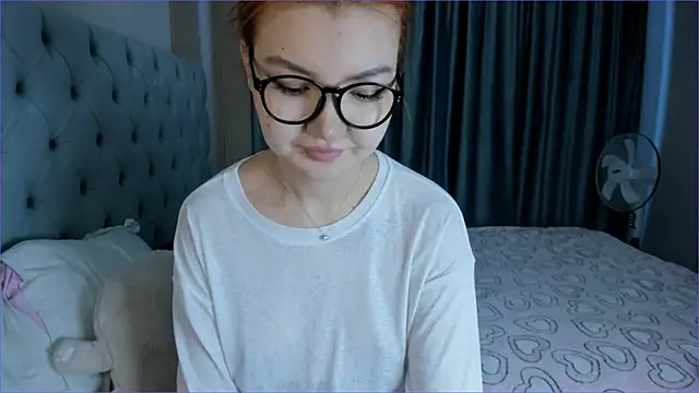 ElaraHaze online show from September 2025 07:47:01 AM