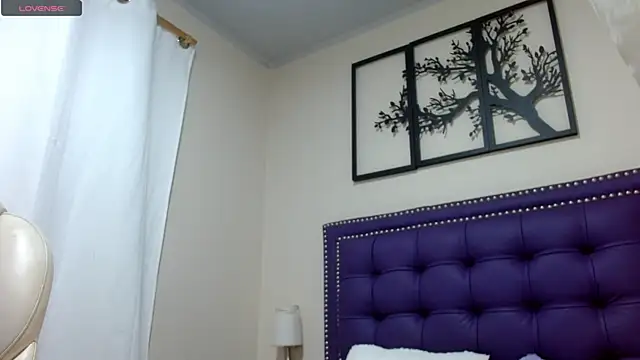 Snapshot of lunadread chatting on November 2025 12:26:01 PM lunadread online show from November 2025 12:26:01 PM