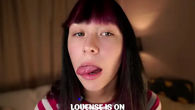 Snapshot of BritniBers chatting on October 2025 10:46:02 AM BritniBers online show from October 2025 10:46:02 AM