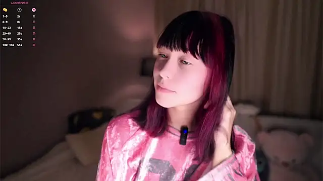 Snapshot of BritniBers chatting on October 2025 11:31:02 AM BritniBers online show from October 2025 11:31:02 AM