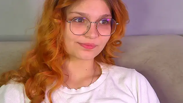 Snapshot of BellaMarebelle chatting on September 2025 04:17:02 AM BellaMarebelle online show from September 2025 04:17:02 AM