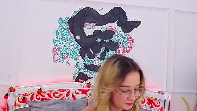 MaeLili online show from October 2025 04:27:01 AM