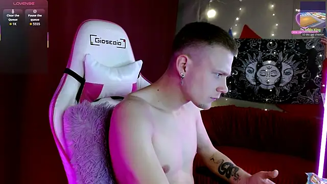 Xavier Night81 online show from October 2025 08:13:01 AM