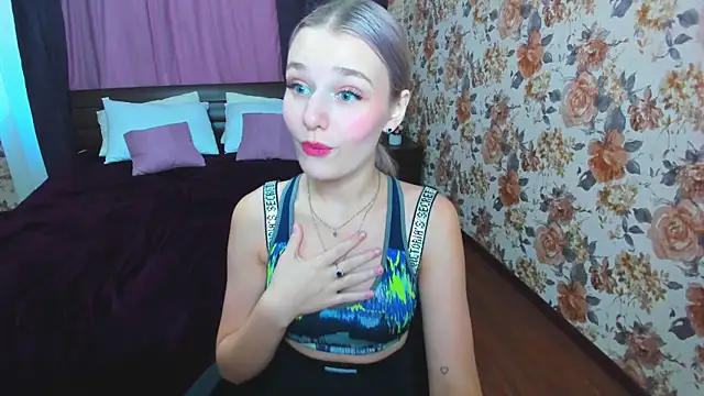 RebeccaChamb online show from September 2025 06:48:02 AM