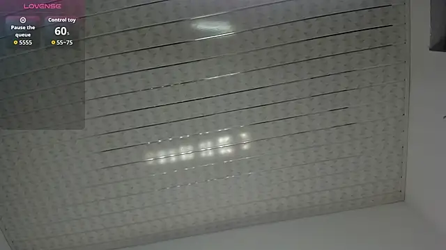 Snapshot of Zahra_milks chatting on September 2025 01:49:01 PM Zahra milks online show from September 2025 01:49:01 PM