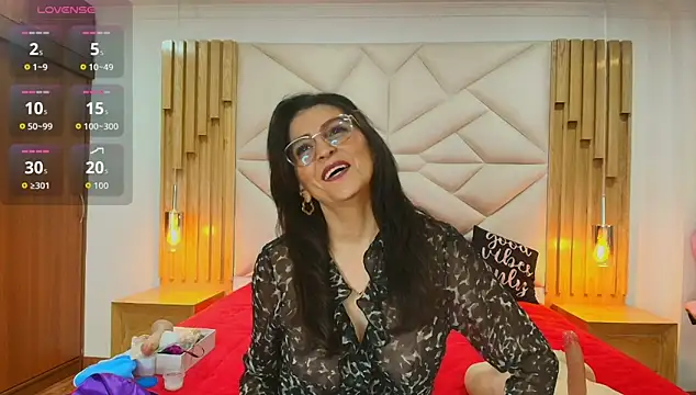 allie pearl online show from October 2025 12:02:01 PM