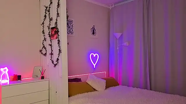 Snapshot of PurrrBerry chatting on November 2025 05:29:02 AM PurrrBerry online show from November 2025 05:29:02 AM