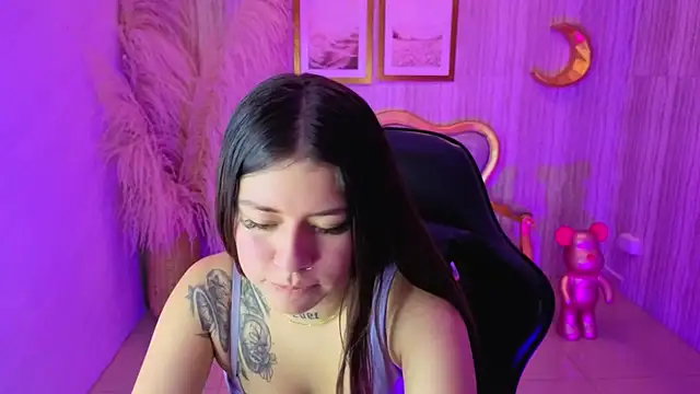 ivy lodge s online show from September 2025 08:19:01 PM