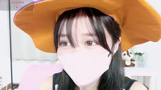 Snapshot of Anne_Anne_chan chatting on October 2025 11:55:02 AM Anne Anne chan online show from October 2025 11:55:02 AM