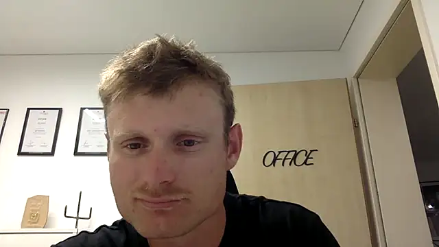 Kingmangy online show from September 2025 09:38:02 PM