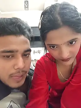 Snapshot of romantic_couple1 chatting on November 2025 01:08:02 AM romantic couple1 online show from November 2025 01:08:02 AM