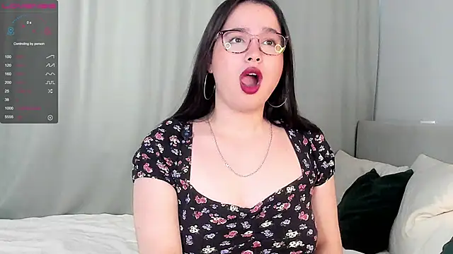 WildaBisom online show from September 2025 02:28:02 AM