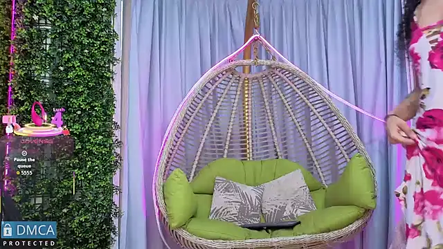 Kiara Zahiri   online show from October 2025 11:07:02 AM