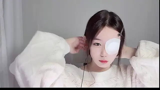 Xiao-runbao online show from October 2025 01:33:02 PM