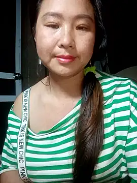 Snapshot of suki-lady chatting on November 2025 06:10:01 PM suki-lady online show from November 2025 06:10:01 PM