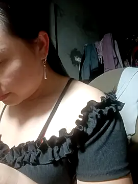 Snapshot of suki-lady chatting on November 2025 03:22:01 PM suki-lady online show from November 2025 03:22:01 PM