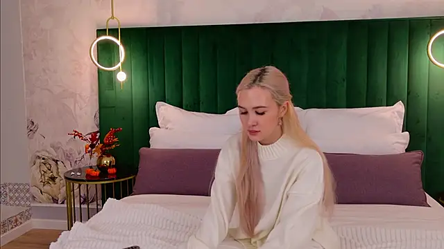 BarbieMilne online show from September 2025 03:05:01 PM