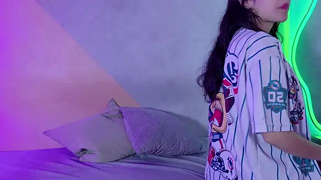 Snapshot of Laura_and_Kevin chatting on September 2025 02:30:02 PM Laura and Kevin online show from September 2025 02:30:02 PM