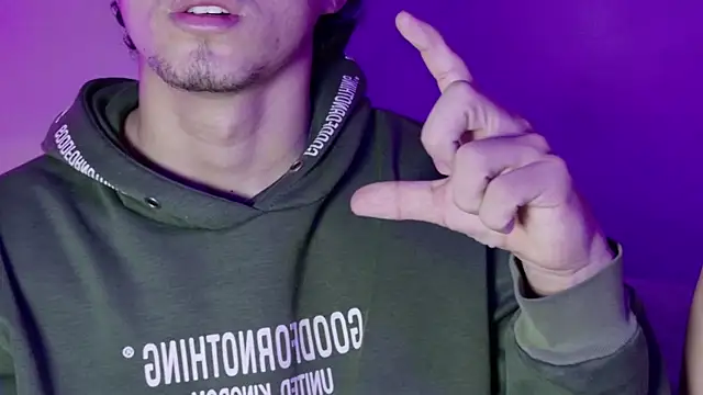 Snapshot of Laura_and_Kevin chatting on September 2025 02:07:02 PM Laura and Kevin online show from September 2025 02:07:02 PM