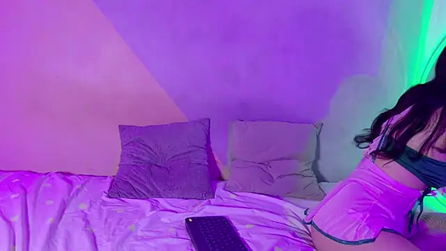 Snapshot of Laura_and_Kevin chatting on September 2025 02:41:01 PM Laura and Kevin online show from September 2025 02:41:01 PM