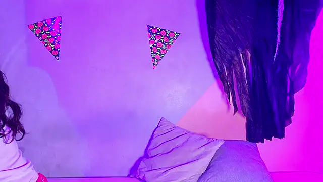 Snapshot of Laura_and_Kevin chatting on October 2025 01:23:04 PM Laura and Kevin online show from October 2025 01:23:04 PM