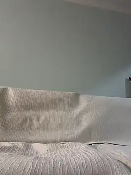 Snapshot of miniyellower chatting on October 2025 12:02:02 PM miniyellower online show from October 2025 12:02:02 PM