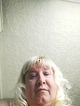 Snapshot of GlamMilena chatting on October 2025 12:37:02 PM GlamMilena online show from October 2025 12:37:02 PM