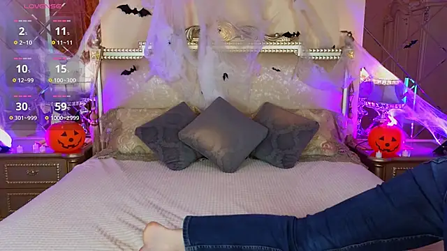 Katherine Loveau online show from October 2025 04:46:01 AM