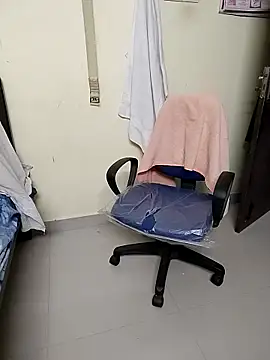 Snapshot of tamilmaha12 chatting on October 2025 08:13:01 AM tamilmaha12 online show from October 2025 08:13:01 AM