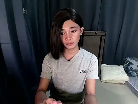 Snapshot of Petite_HugeCock chatting on October 2025 12:22:02 PM Petite HugeCock online show from October 2025 12:22:02 PM