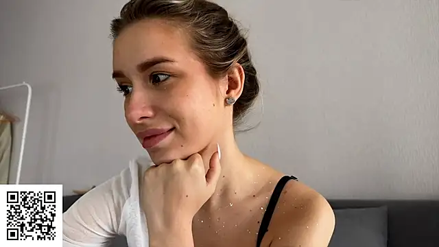 Snapshot of ElysiaXo chatting on October 2025 04:46:02 AM ElysiaXo online show from October 2025 04:46:02 AM