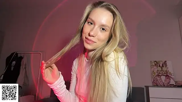 Snapshot of ElysiaXo chatting on October 2025 11:23:01 PM ElysiaXo online show from October 2025 11:23:01 PM