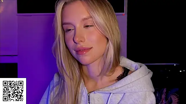 Snapshot of ElysiaXo chatting on November 2025 10:21:01 PM ElysiaXo online show from November 2025 10:21:01 PM