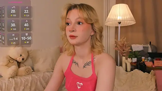 Snapshot of EfieFrye chatting on October 2025 03:33:02 PM EfieFrye online show from October 2025 03:33:02 PM