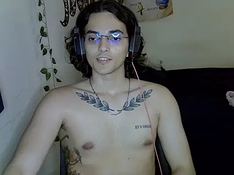 Snapshot of In_Helio chatting on November 2025 11:49:02 PM In Helio online show from November 2025 11:49:02 PM