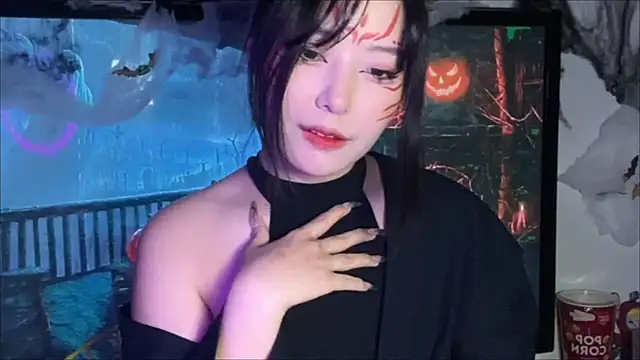 Snapshot of WonderMira chatting on October 2025 01:34:01 PM WonderMira online show from October 2025 01:34:01 PM