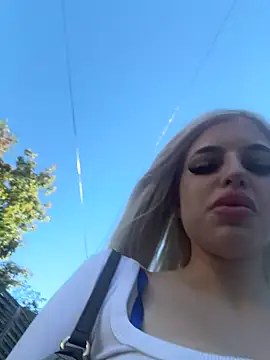 Steffi Snowbunny online show from September 2025 03:02:01 PM