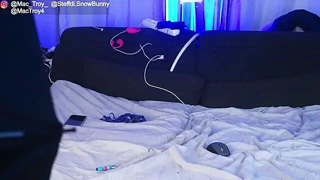 Steffi Snowbunny online show from October 2025 07:19:02 PM