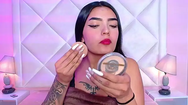 Miaa Smithh   online show from October 2025 12:23:02 PM