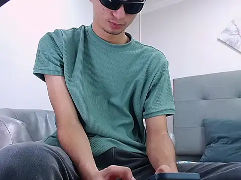  Gsus online show from September 2025 01:11:02 PM