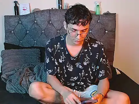 logan willyams  online show from September 2025 10:33:02 PM