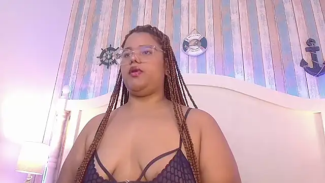 NicolBonnie online show from October 2025 07:37:01 PM