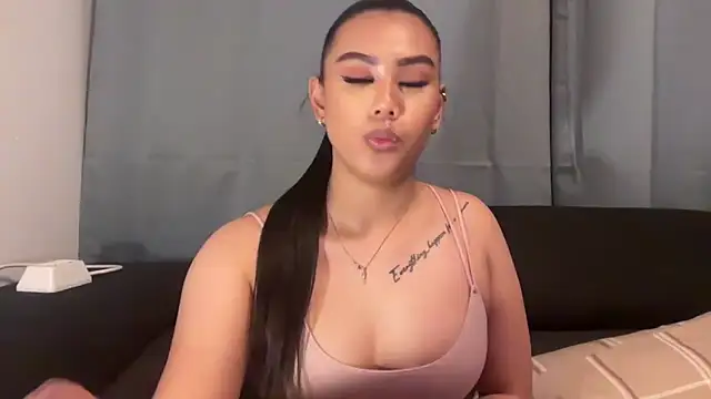 Snapshot of EclipseX_ chatting on November 2025 10:12:01 PM EclipseX online show from November 2025 10:12:01 PM