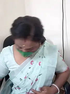 Snapshot of Tamil_Kavitha10 chatting on October 2025 01:09:01 PM Tamil Kavitha10 online show from October 2025 01:09:01 PM