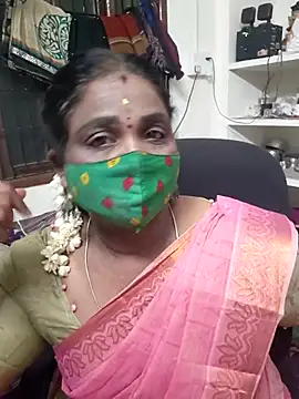 Snapshot of Tamil_Kavitha10 chatting on October 2025 05:46:01 PM Tamil Kavitha10 online show from October 2025 05:46:01 PM