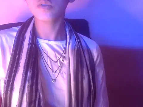 Ayesha Mo online show from September 2025 01:33:02 PM