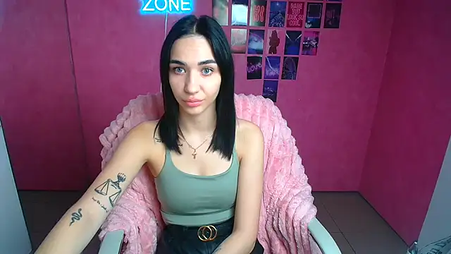 Snapshot of Bella_Night4 chatting on October 2025 07:21:02 AM Bella Night4 online show from October 2025 07:21:02 AM